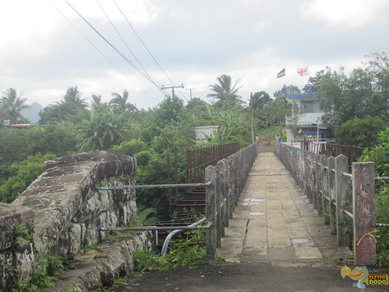 shani temple bridge